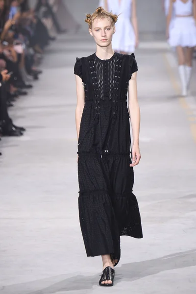 Look 15